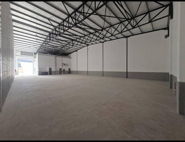 565M² WAREHOUSE TO LET IN STIKLAND INDUSTRIAL